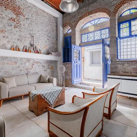 בית נופש Central Stone Loft - 2 Mins Beach - 5 Mins Marina