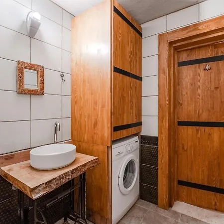 Central Stone Loft - 2 Mins Beach - 5 Mins Marina בית נופש Ayvalı